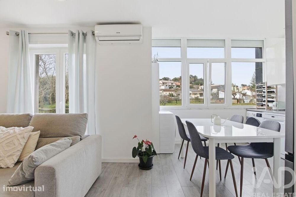 Apartamento T2 em Ramada e Caneças de 55 m2