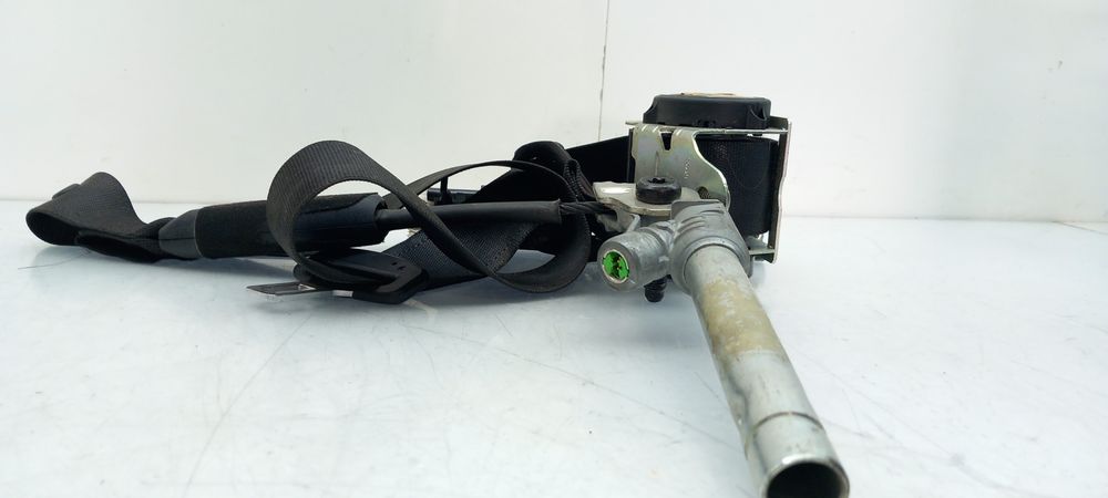 Pré-tensor cinto frente direito OPEL Corsa D