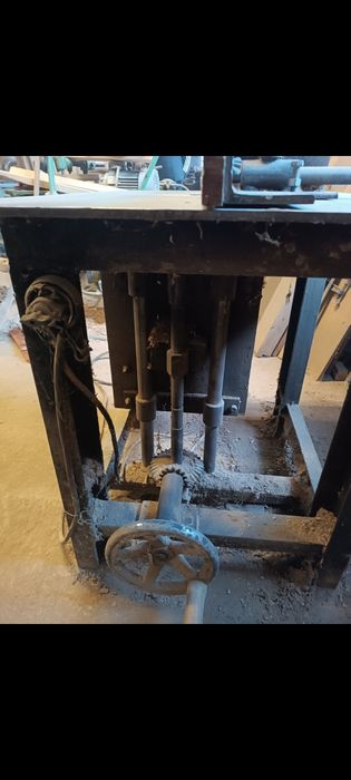 Frezarka dolnowrzecionowa