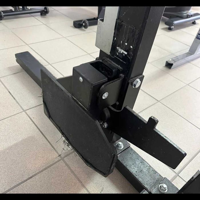 Klatka wielofunkcyjna Half Rack, Technogym