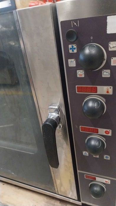 Piec konwekcyjno-parowy Dexion – 400 V, 7900 W, miejsce na 6 × GN 1/1