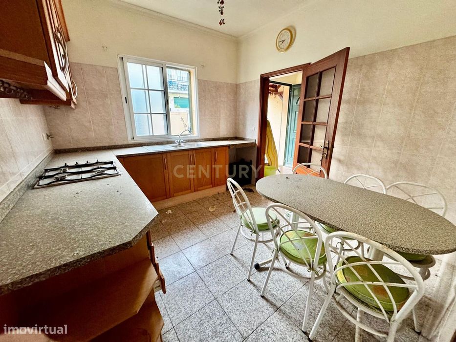 Gaula de Baixo. Moradia T3 com Suite, Vista Mar e Potencial