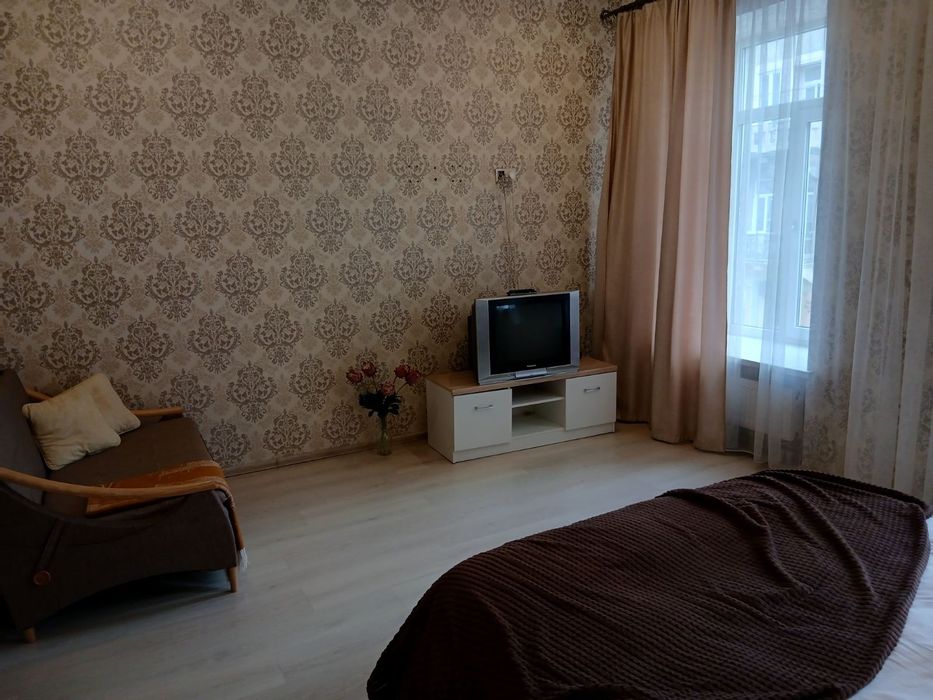 2 кім квартира  .погодинно .на добу Кулиша .Ж.д. вокзал .пл Ринок