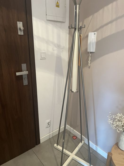 Sprzedam wieszkak stojacy Ikea