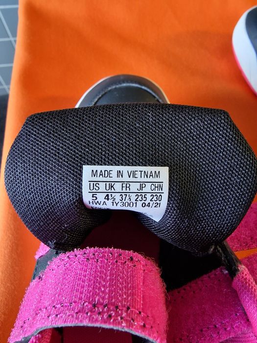 Sapatilhas adidas tamanho 37