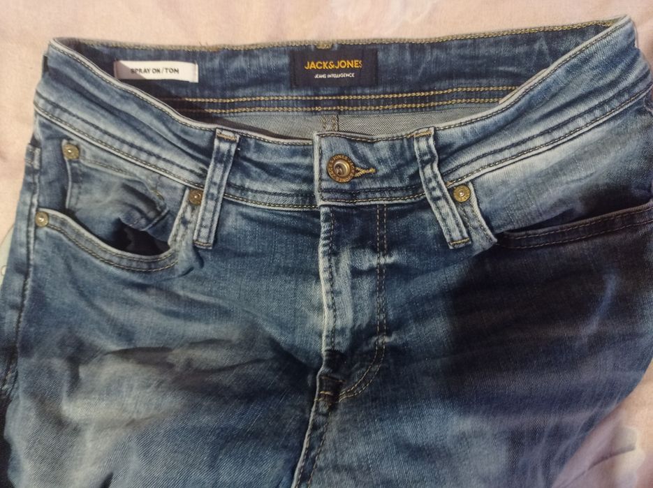 Продам джинсы Jack JonesJ