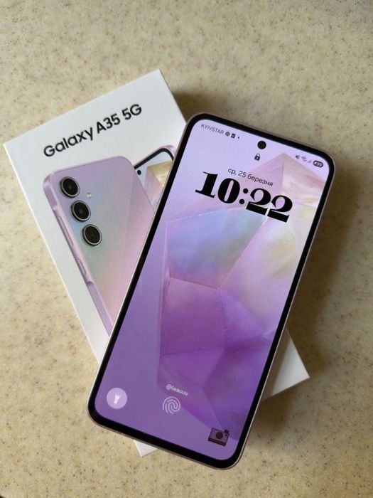 Samsung Galaxy A35 256ГБ фіолетовий - ідеальний стан з коробкою