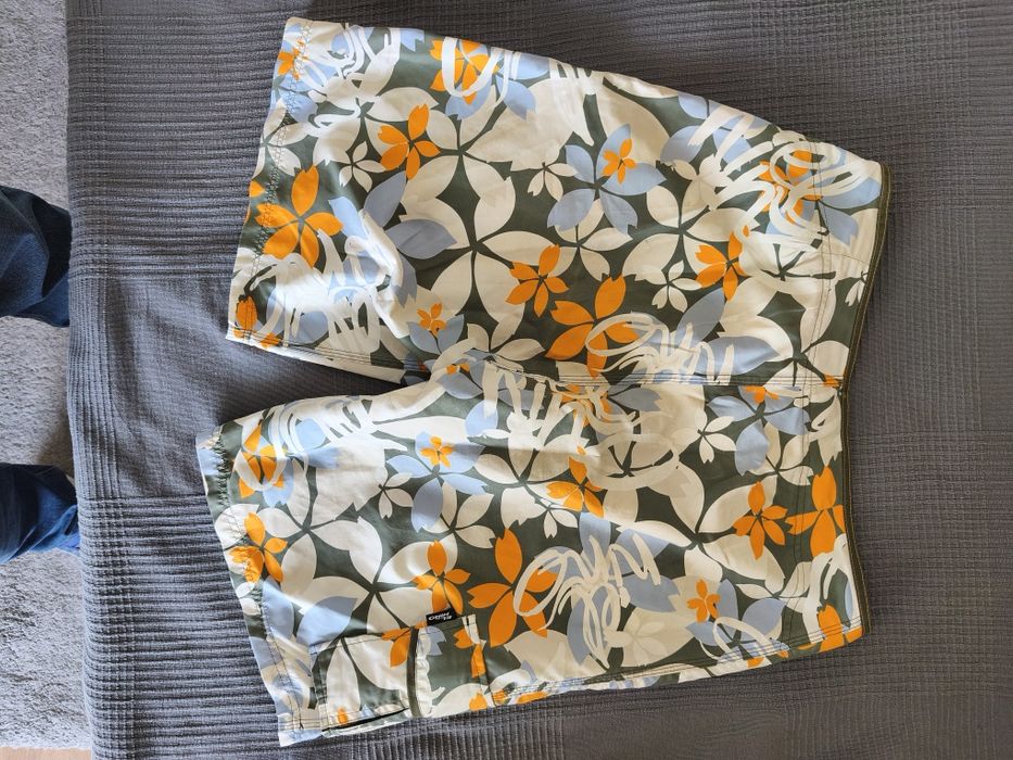 2 pares de calções de surf Billabong e El Niño