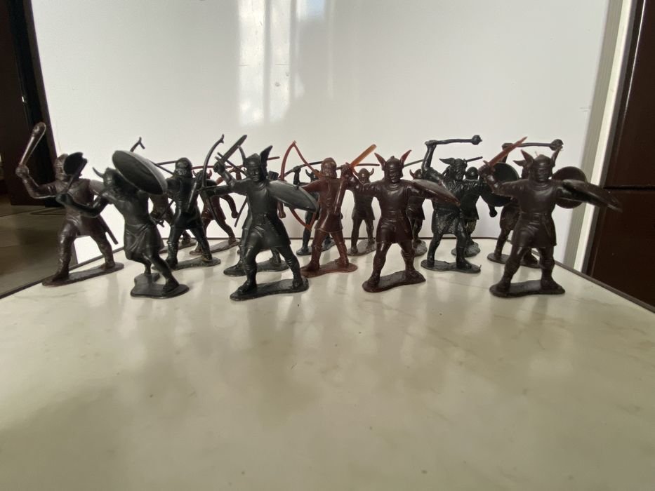 Солдатики египтяне викинги  дзи