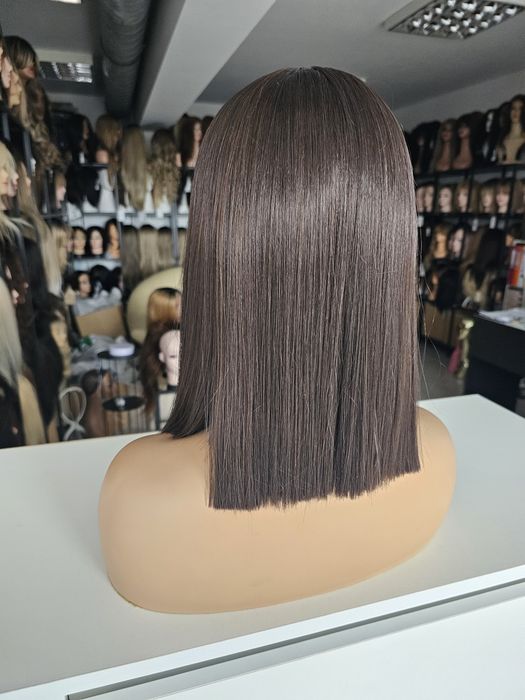 Peruka premium Zyta ciemny braz z refleksami lacefront naturalny efekt