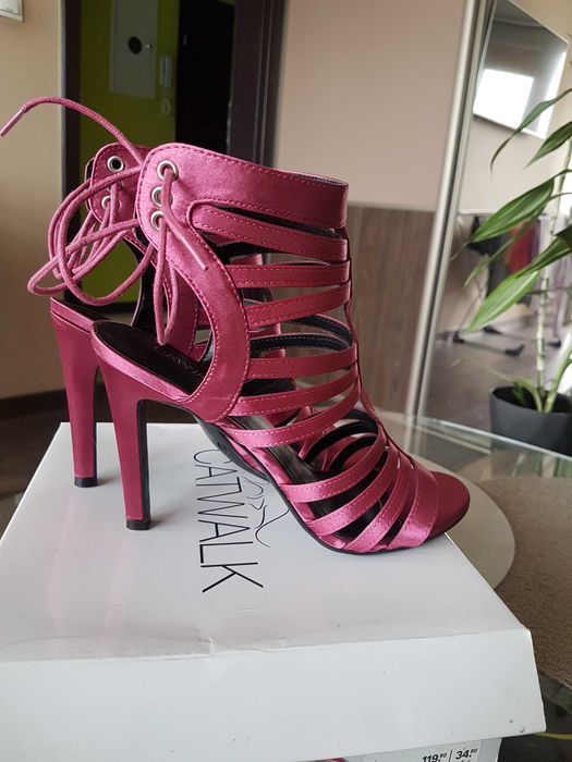 Śliczne sandały Catwalk r.39 !!