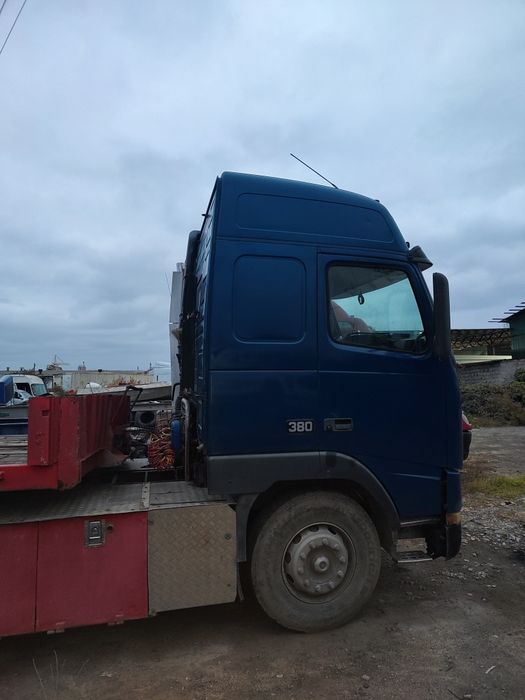 продаю тягач с прицепом VOLVO FH12