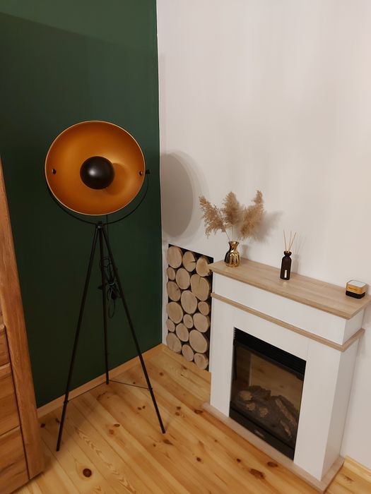 Lampa stojąca czarno złota