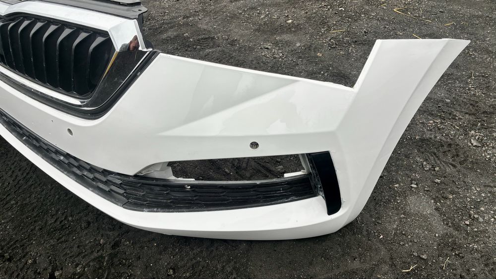 Zderzak przedni LF9E / 9P 4xPDC + radar Skoda Scala 657 18- ORYGINAŁ