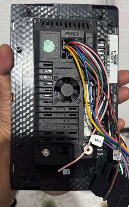 Som automotivo de 9 polegadas