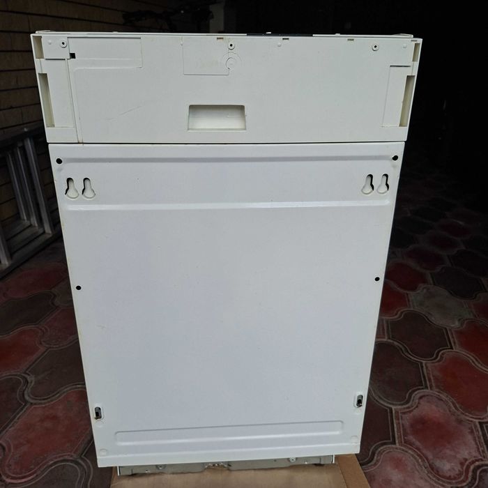 Посудомийна машина Electrolux