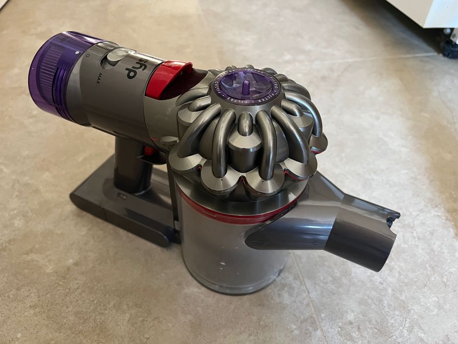 Dyson v8 bez akcesoriów