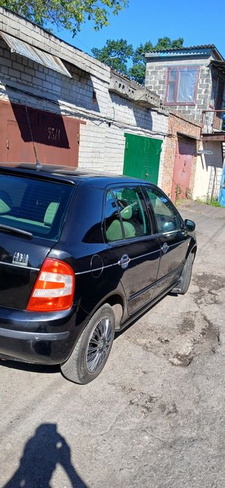 Продам автомобіль Шкода Фабія