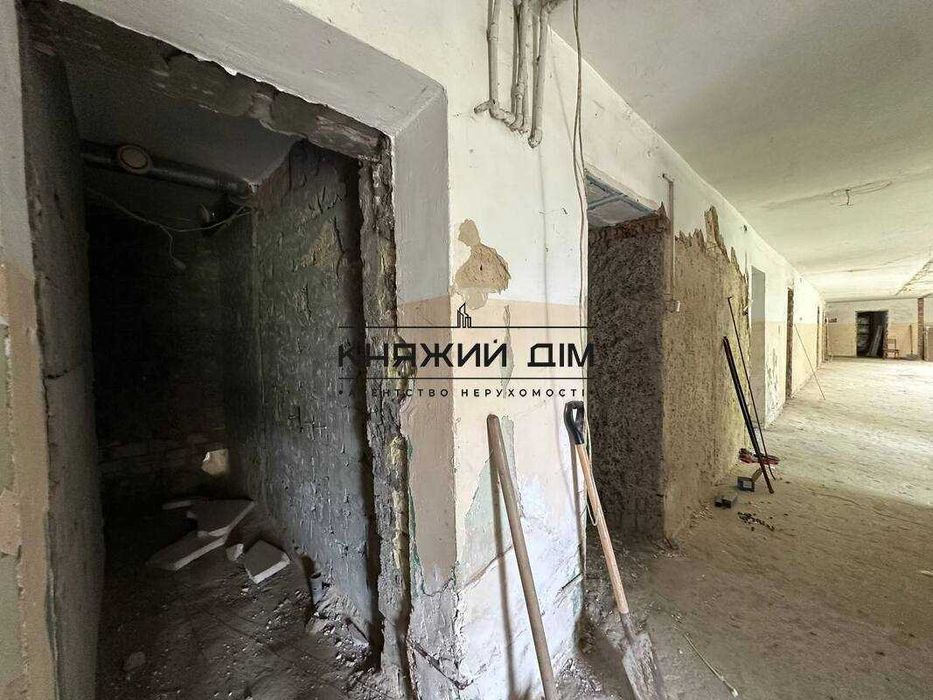 Продається окремо розташоване двоповерхове нежитлове приміщення 600 кв.м.у Бровари КОД 24330