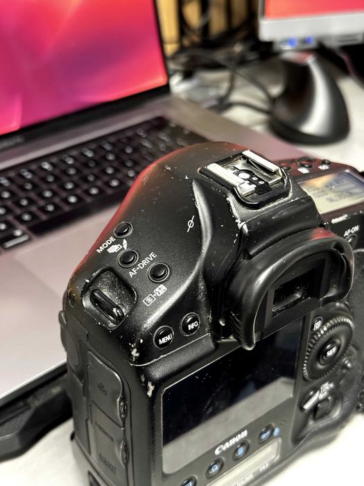 Canon 1DX Mark I + 2 karty pamięci + Ładowarka