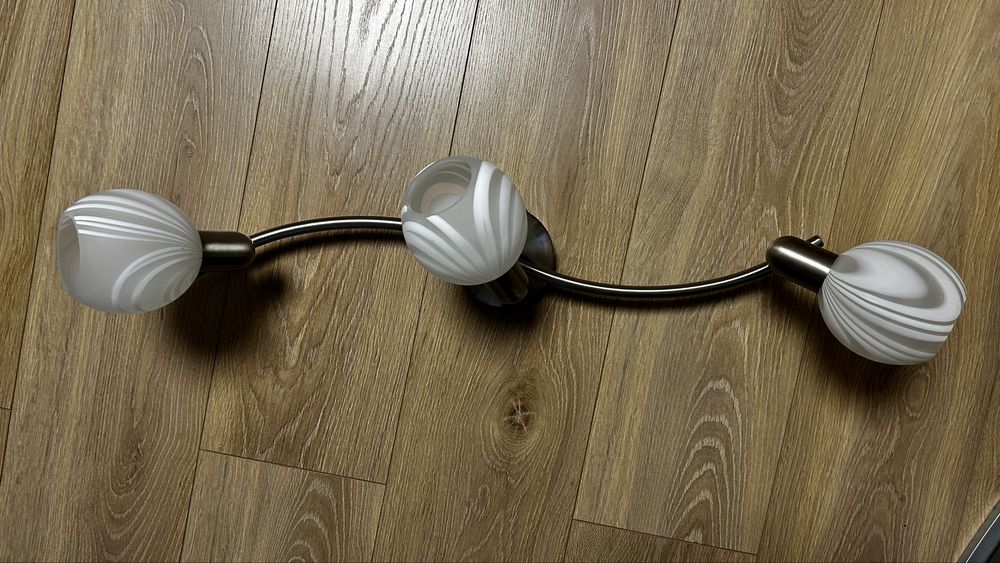 Oświetlenie sufitowe/ścienne trzypunktowe regulowany kąt padania świat