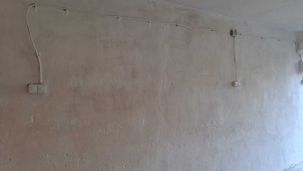Wynajmę Garaż 19,7 m² | Pełne Oświetlenie + 4 Gniazdka | Czysty i Bezpieczny