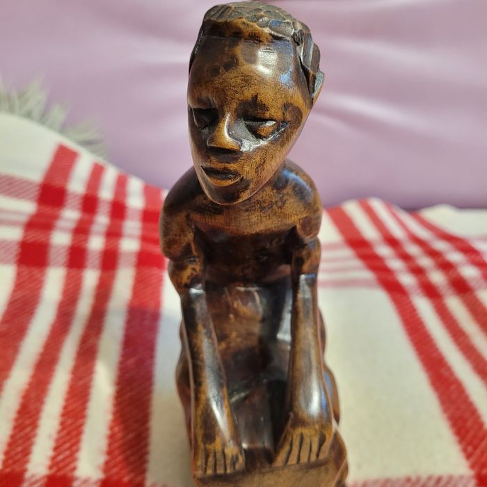 Drewniana rzeźba 21 cm.