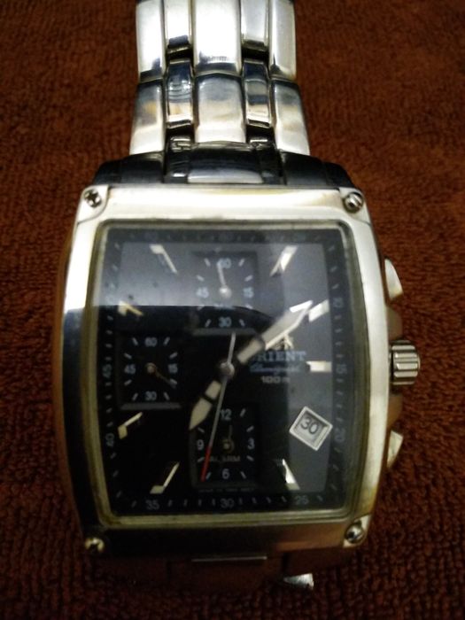 Часы ORIENT хронограф кварцевые.