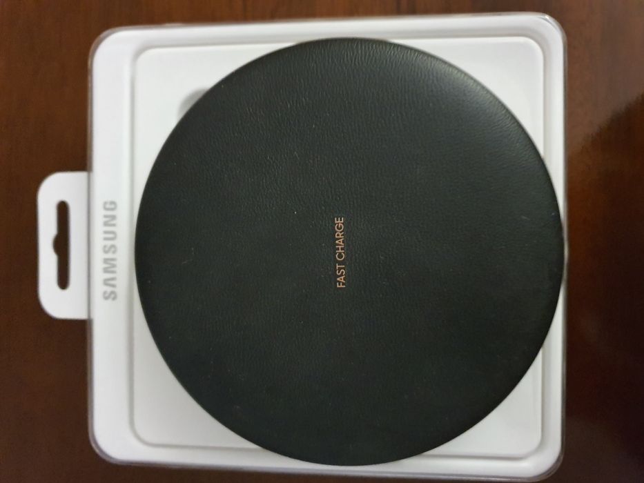 Carregador de Secretária Samsung.