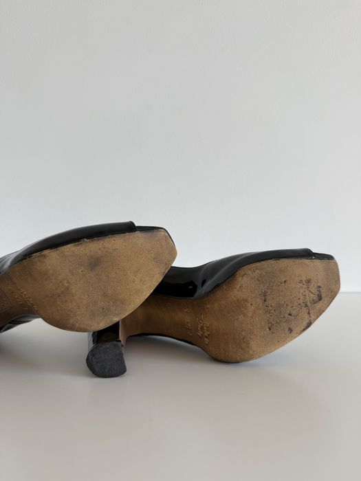 Simple Heels - buty lakierowane na obcasie