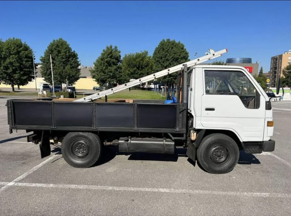 Toyota Dyna 150 de Trabalho