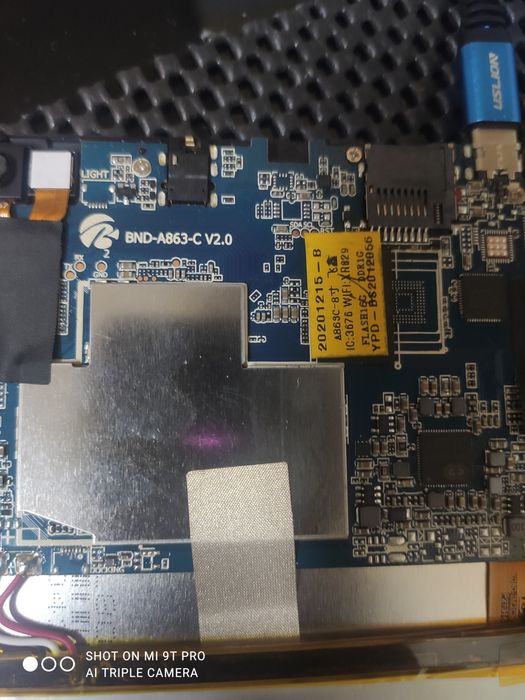 Tablet 8" T8100 avariado