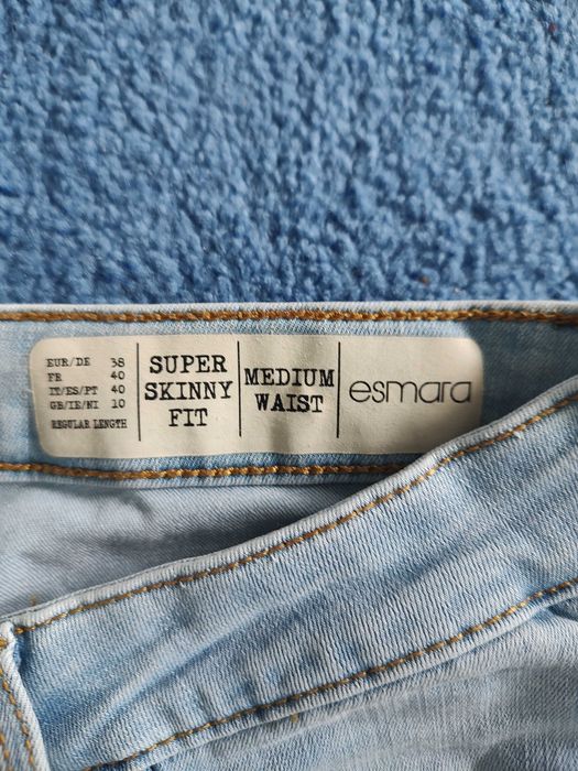 Jeansowe spodnie z przetarciami rurki esmara (Lidl) 38