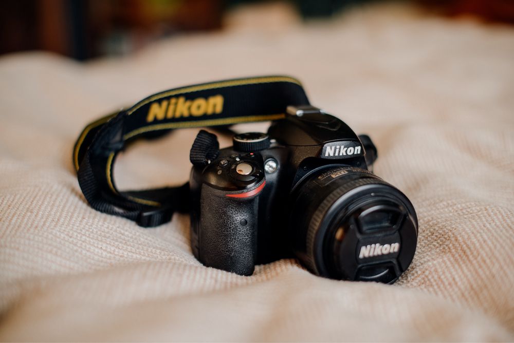 Nikon 3200 + 2 obiektywy nikkor 35mm, 18-105mm, 2 baterie