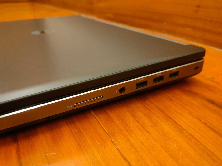 Workstation DELL Precision 7720 32GB + 1TB com NVIDIA Quadro P5000