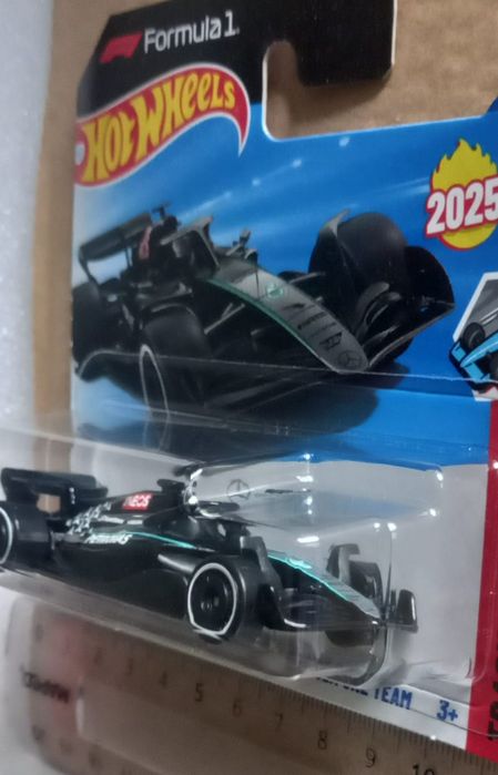 Mercedes-amg petronas formula one team hot wheels
