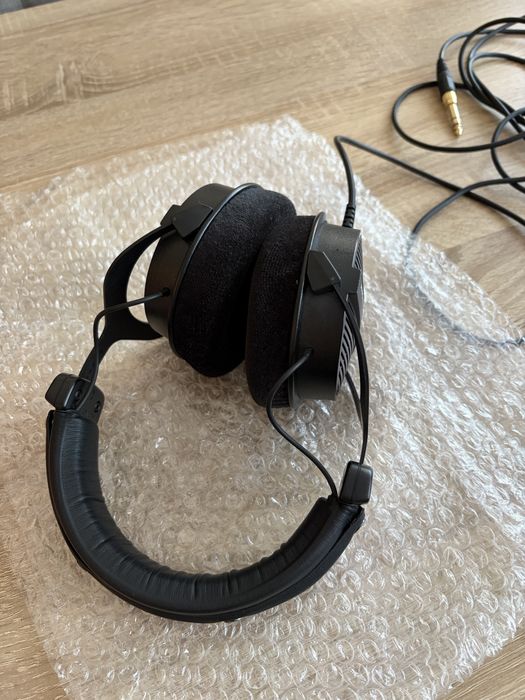 Beyerdynamic DT 990 PRO Black Edition 80 Ohm