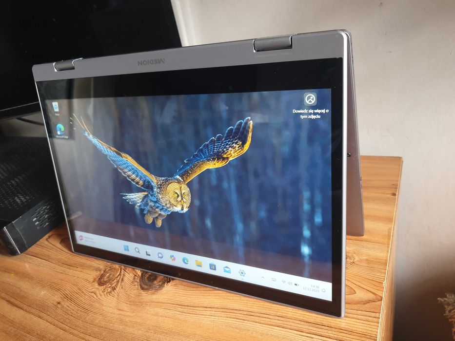 Dotykowy laptop Medion z obrcanym ekranem FullHD. Jak nowy.