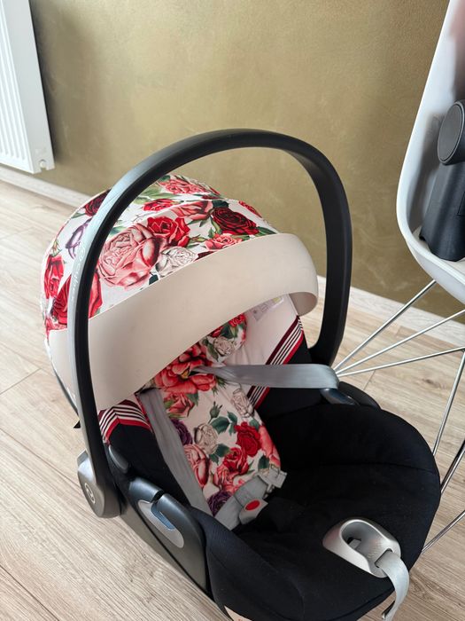 Cybex e Priam spring blossom light 3w1