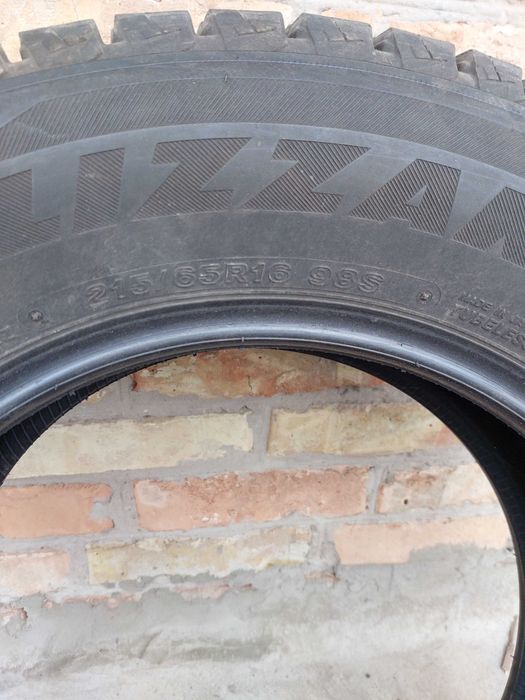 Зимова резина Бріджстоун на авто, комплект.