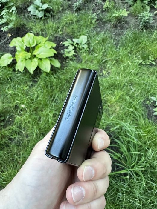 Samsung Galaxy z flip 3 5g