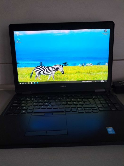 Laptop Dell Latitude E5550 Intel i5-5310U 8GB 128GB SSD180 GB 1920x1080 | HDMI