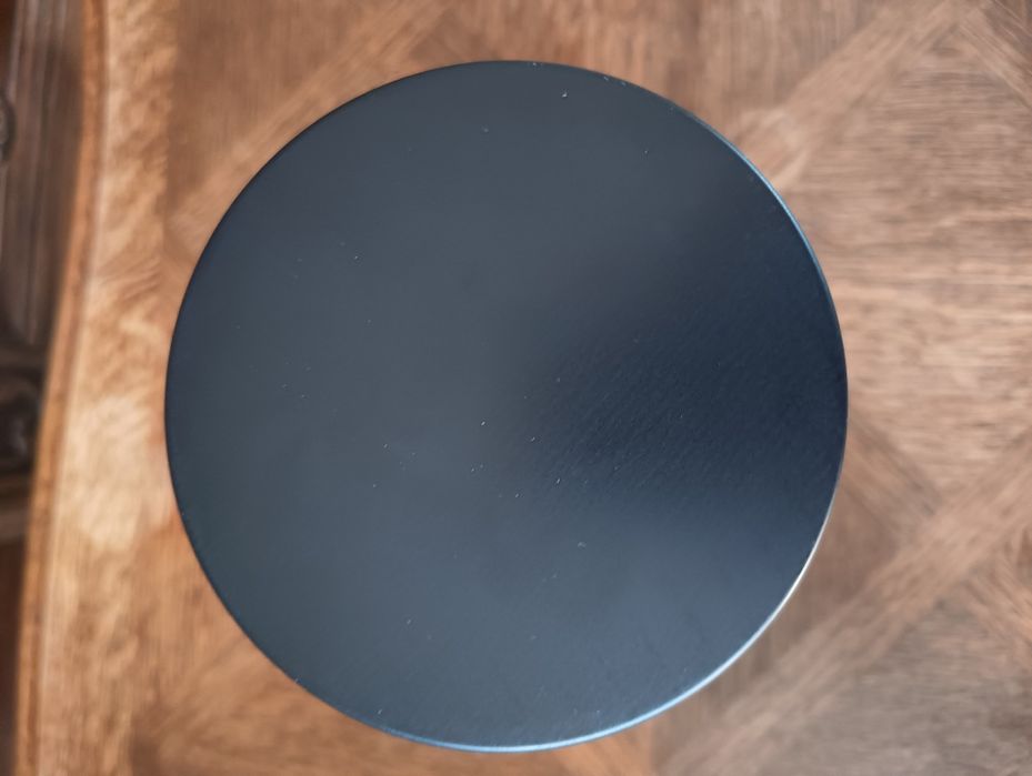 Czarny szklany słoik czaszka