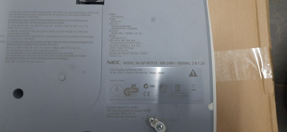 Zamienie za Akordeon lub konsole PlayStation 4 Projektor NEC Model no