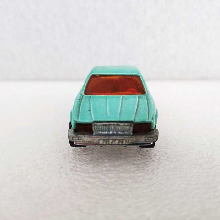 Majorette 293 Jaguar XJ6 escala 1:65