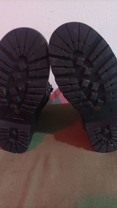 Продаються жіночі ботінки бренд Balmain