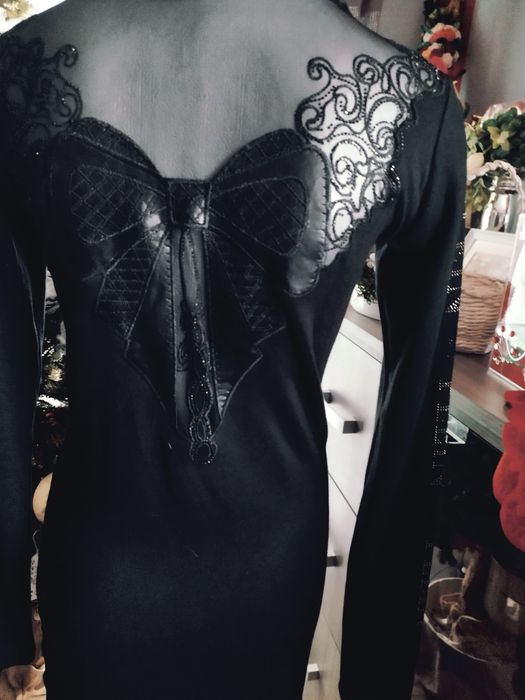 Sukienka z pięknymi plecami