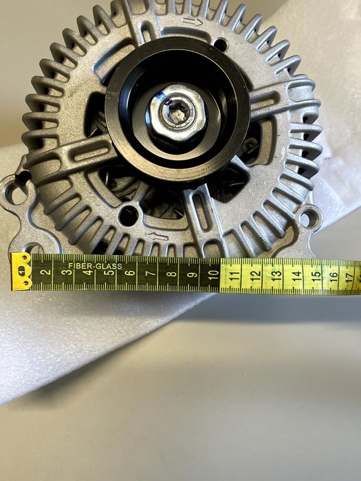 Alternator samochodowy (2318)