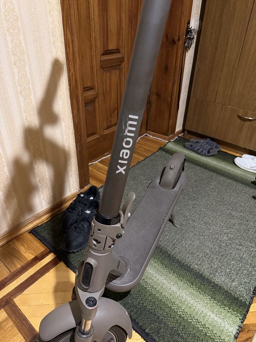 Xiaomi Electric Scooter 4 Pro Max — флагманський електросамокат