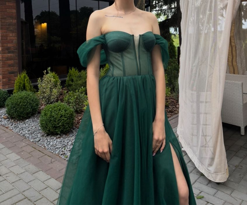 Продам випускну сукню